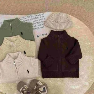 Children’s A Class Sweater Solid Pattern Crocheted Thick Vest Winter Boys Girls Cardigan Sweater with Zipper Pocket