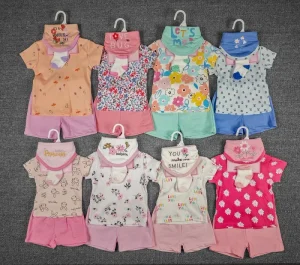 Factory Price Summer Newborn Set 4pcs Cotton Baby Clothes Including T Shirt Socks Bibs Fashionable for 6 Months Accepts Custom