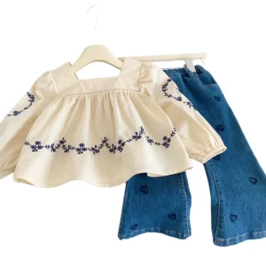 Girls Spring Autumn Two Piece Set Floral Embroidered Blouse and Heart Embroidered Flare Jeans