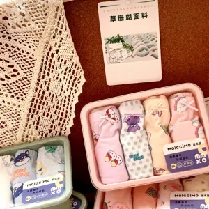 Lovely Cartoon Pattern Four Pack Girls Underwear Comfortable Breathable Cotton Skin Friendly Plain Dyed All Four Seasons